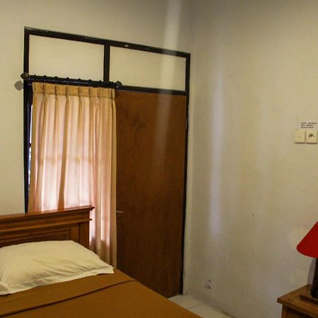 Nyoman Guesthouse Canggu Номер фото