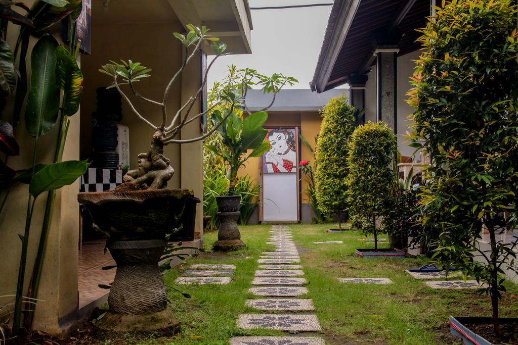 Nyoman Guesthouse Canggu Экстерьер фото
